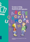 En tegning af alfabet og to skolebørn